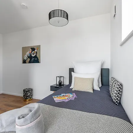 Brise- Direkt Am Wasser, Hafenblick, Fahrstuhl, Sauna, Ueberdachter Balkon