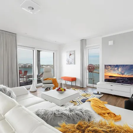 Brise- Direkt Am Wasser, Hafenblick, Fahrstuhl, Sauna, Ueberdachter Balkon * Olpenitz