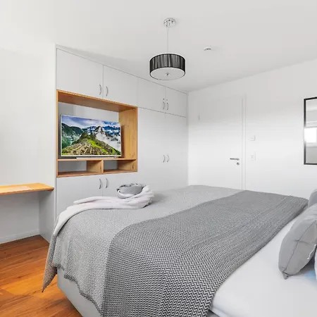 Brise- Direkt Am Wasser, Hafenblick, Fahrstuhl, Sauna, Ueberdachter Balkon *